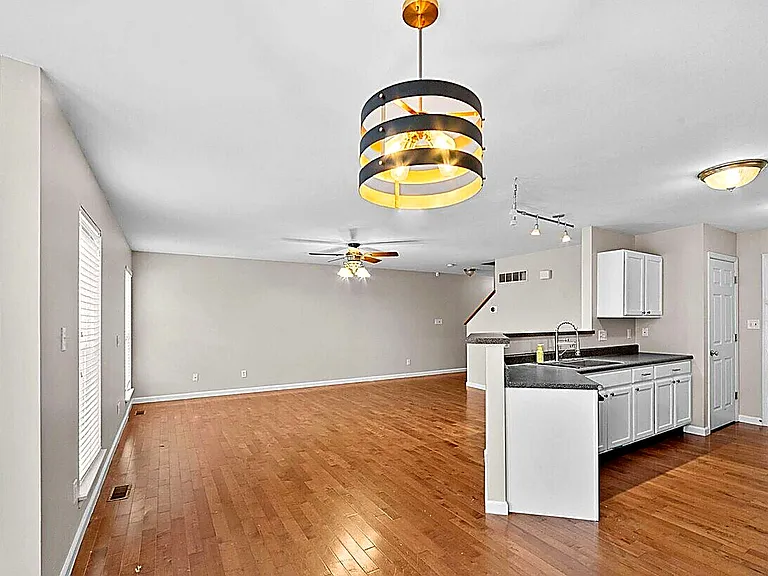 301 Northshore Ct — Photo 14