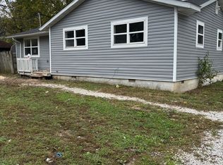 3042 W Hovey St, Springfield, MO 65802