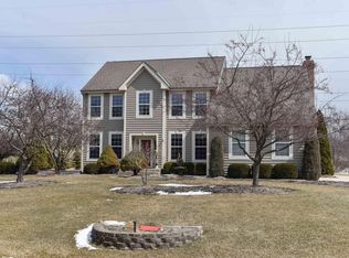 11128 N Whilton Rd, Mequon, WI 53097