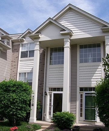2nd image of 952 Summit Creek Dr