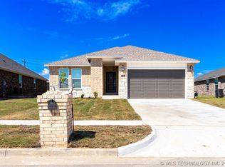 202 S 26th St, Collinsville, OK 74021