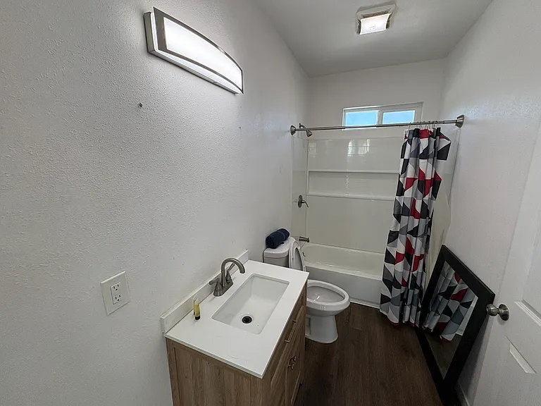 907 D Ave #5 — Photo 8