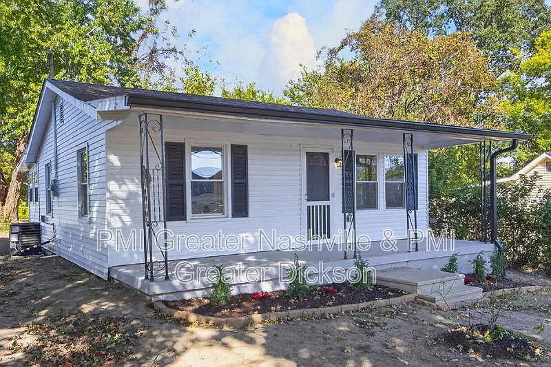 2 bed, 2.0 bath, 832 sqft, $1,800 — Photo 2