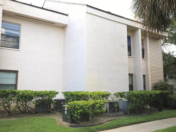 5137 Puritan Cir, Tampa, FL 33617