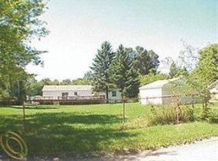 3300 Maple Rdg, Highland, MI 48356