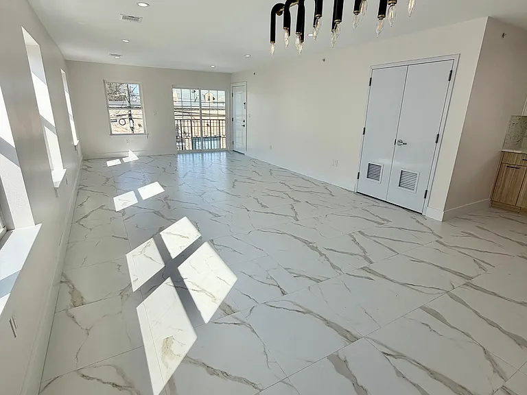 418 Avon Ave #3 — Photo 3