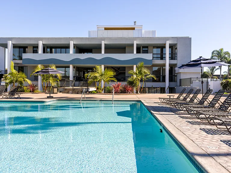 Make every day feel like a resort day when you live at Bay Apartments.