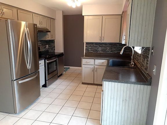 3rd image of 4107 Crystal St