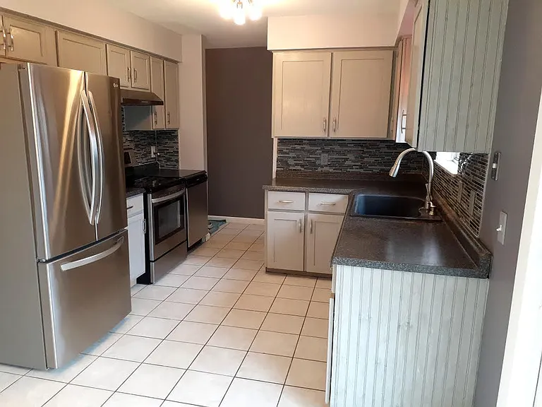 4107 Crystal St — Photo 3