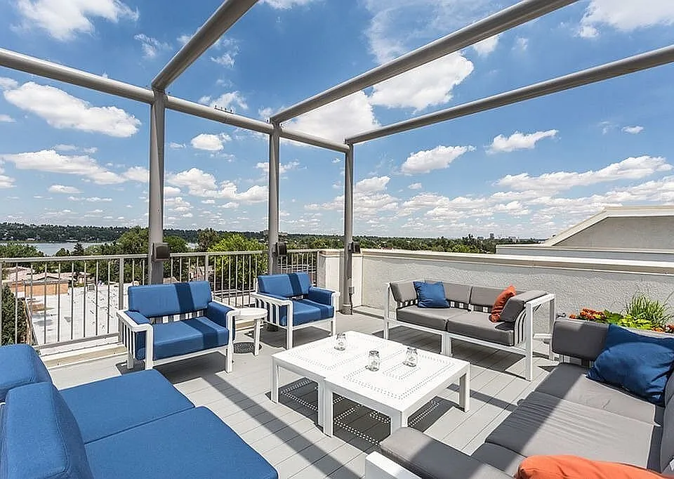 ba_xatsloans_rooftop1_1024x665