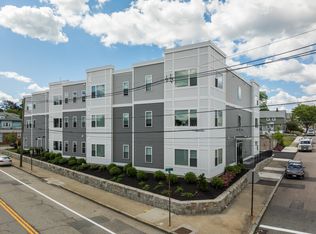 135 Waterman Ave #19, East Providence, RI 02914