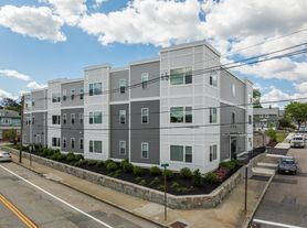 135 Waterman Ave, East Providence, RI