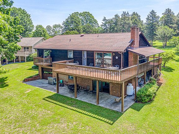 2nd image of 965 Lakemount Dr