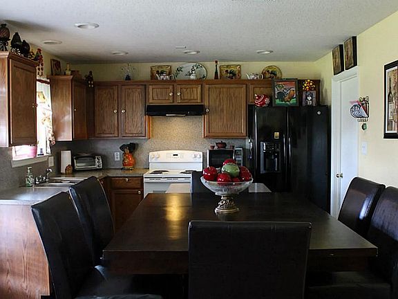 ANOTHER VIEW OF KITCHEN DINING ROOM