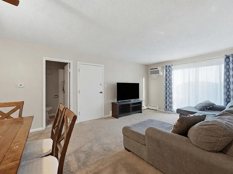 101 Boardwalk St #2W — Photo 4