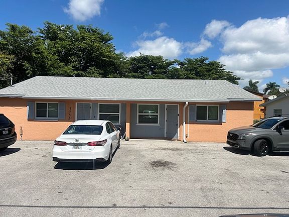 2nd image of 3755 Marion St #B
