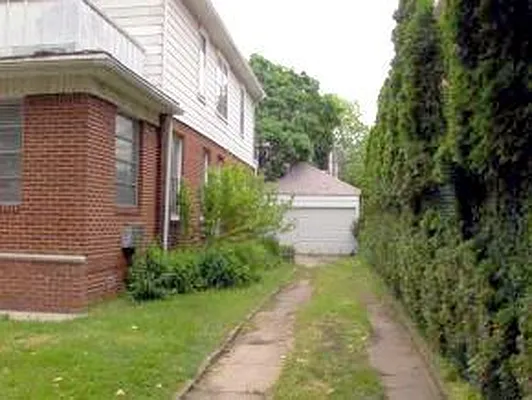 Sold by Maximillion Realty, Inc. | media 2