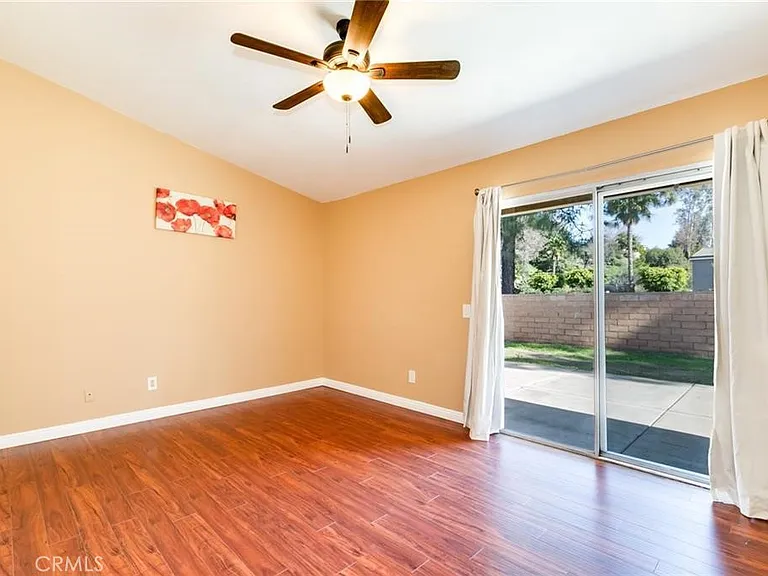 1044 Cogburn Ln — Photo 10