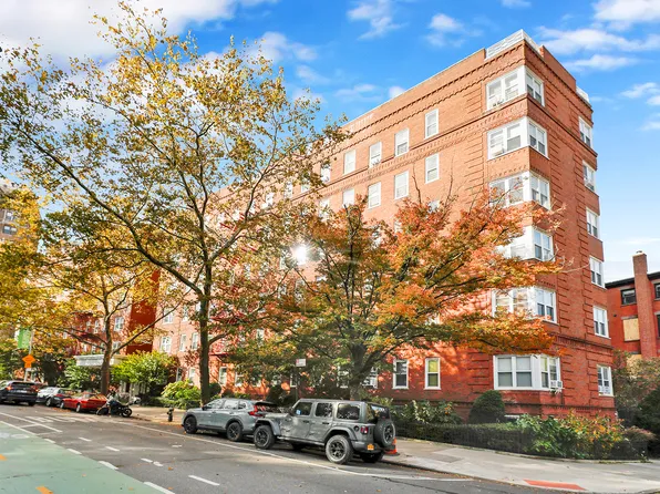 25 Plaza Street West image 2 of 19