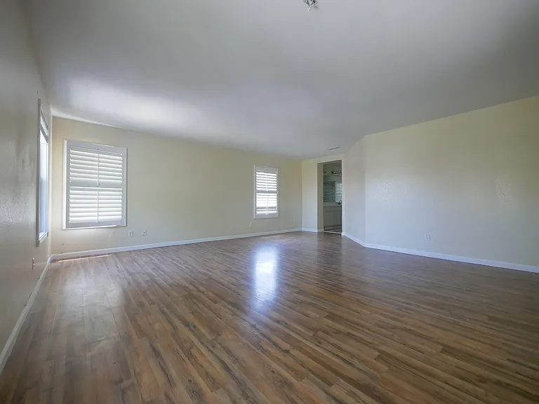 3476 Hawthorne Dr — Photo 12