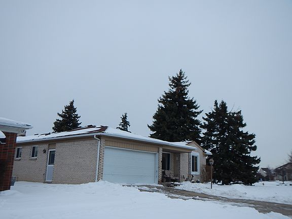 2nd image of 46635 Canterbury Dr