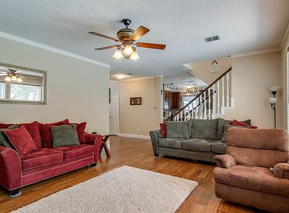 5th image of 2723 Chatsworth Dr