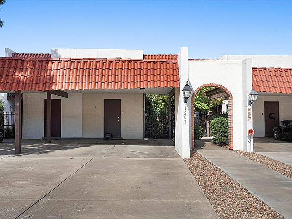 2nd image of 1209 Bernalillo Pl SE