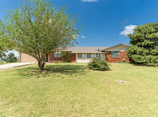 10057 N 2250th Rd, Arapaho, OK 73620