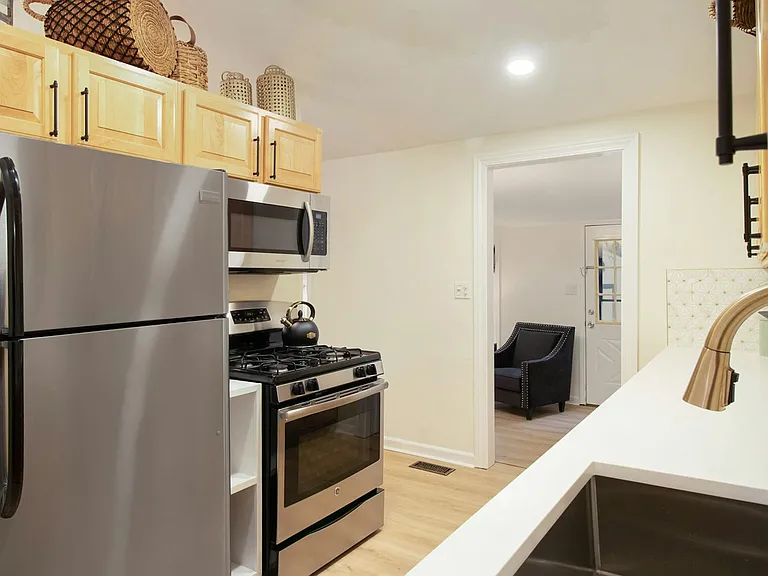 2804 Canterbury Rd — Photo 10