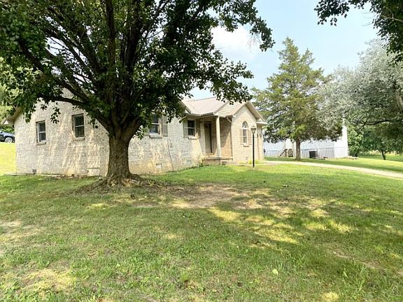 3rd image of 1190 Barbourville Rd