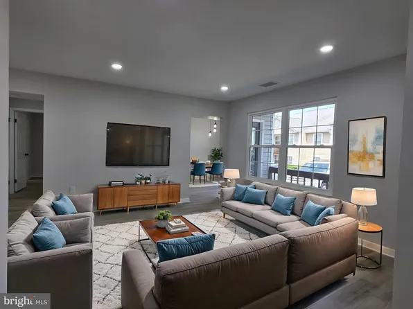 317 Moseby Ct APT D, Manassas, VA 20111