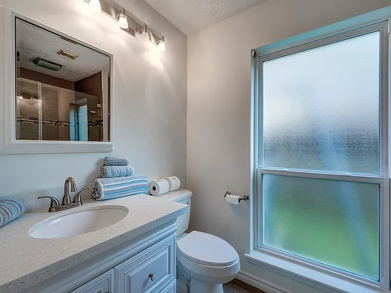 1722 S Kirkwood Rd — Photo 10