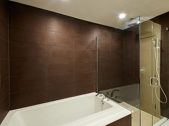 Master bath tub & shower