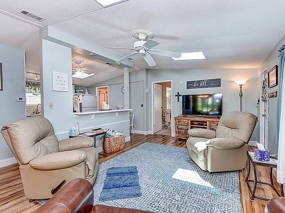 4th image of 337 Kingslake Dr