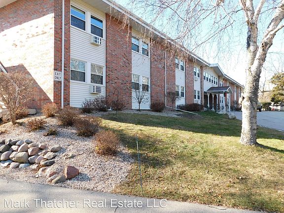 2nd image of 209-215 Roosevelt Dr #1