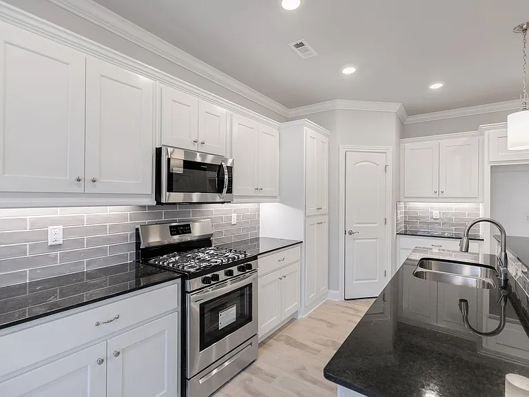 500 Piper Ln — Photo 4