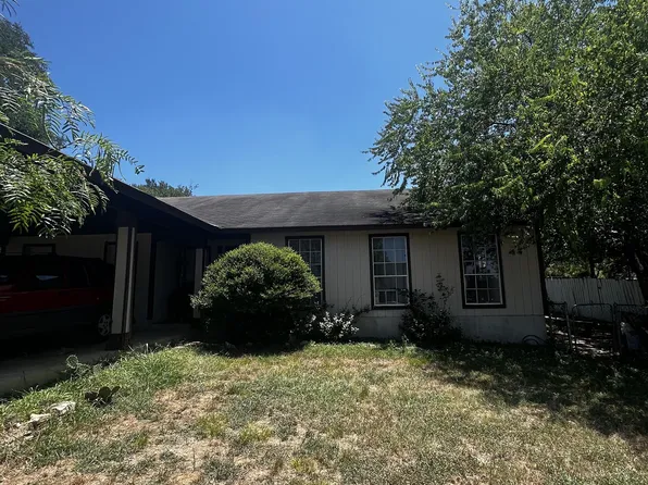 210 Craddock Ave, San Marcos, TX 78666