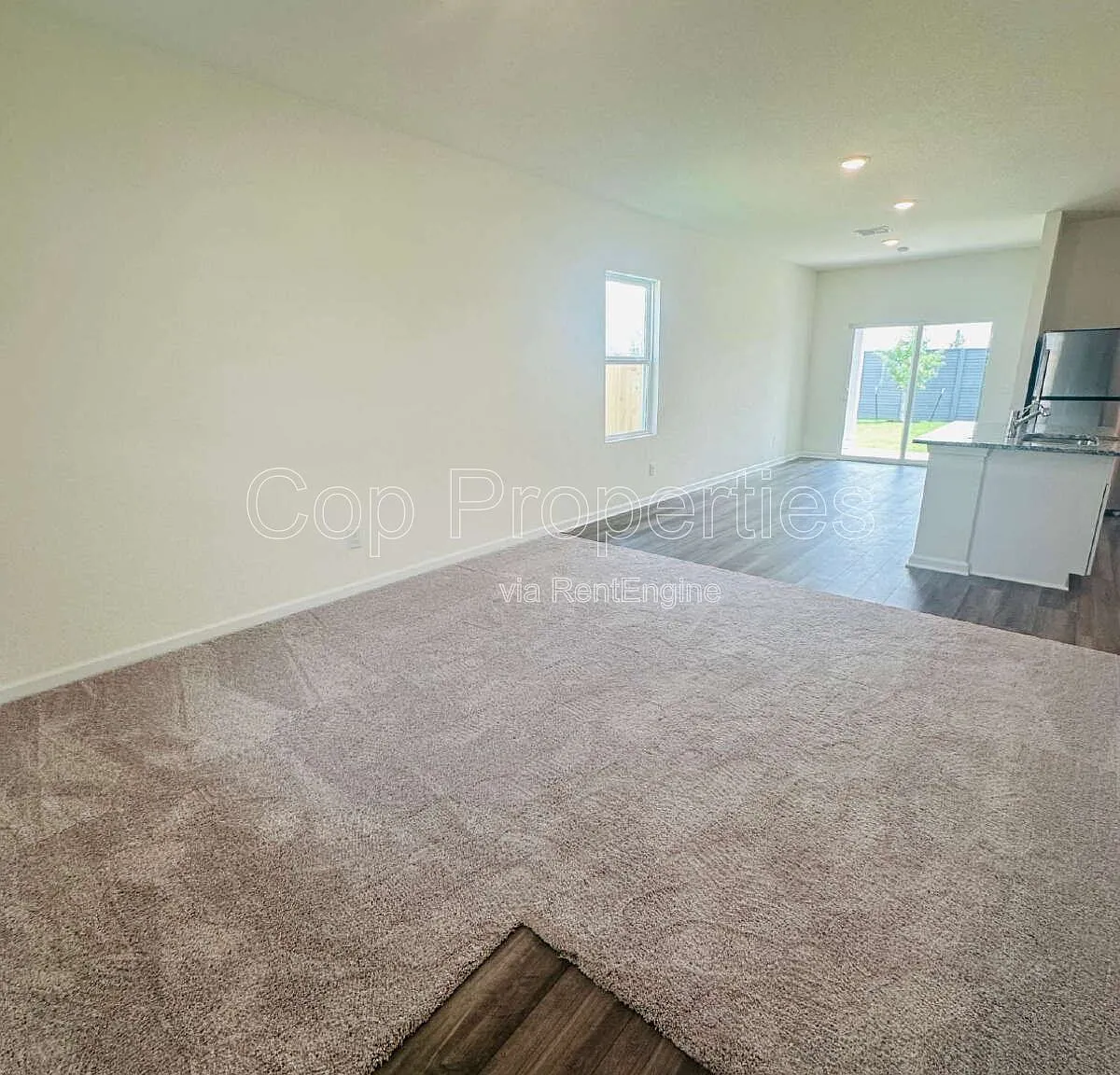 3 bed, 2.0 bath, 1415 sqft, $1,695 — Photo 2