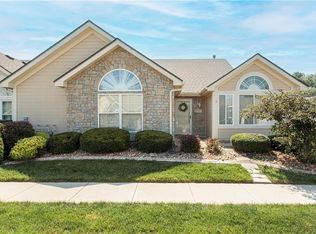 6117 NE Kensington Dr #28-B, Lees Summit, MO 64064