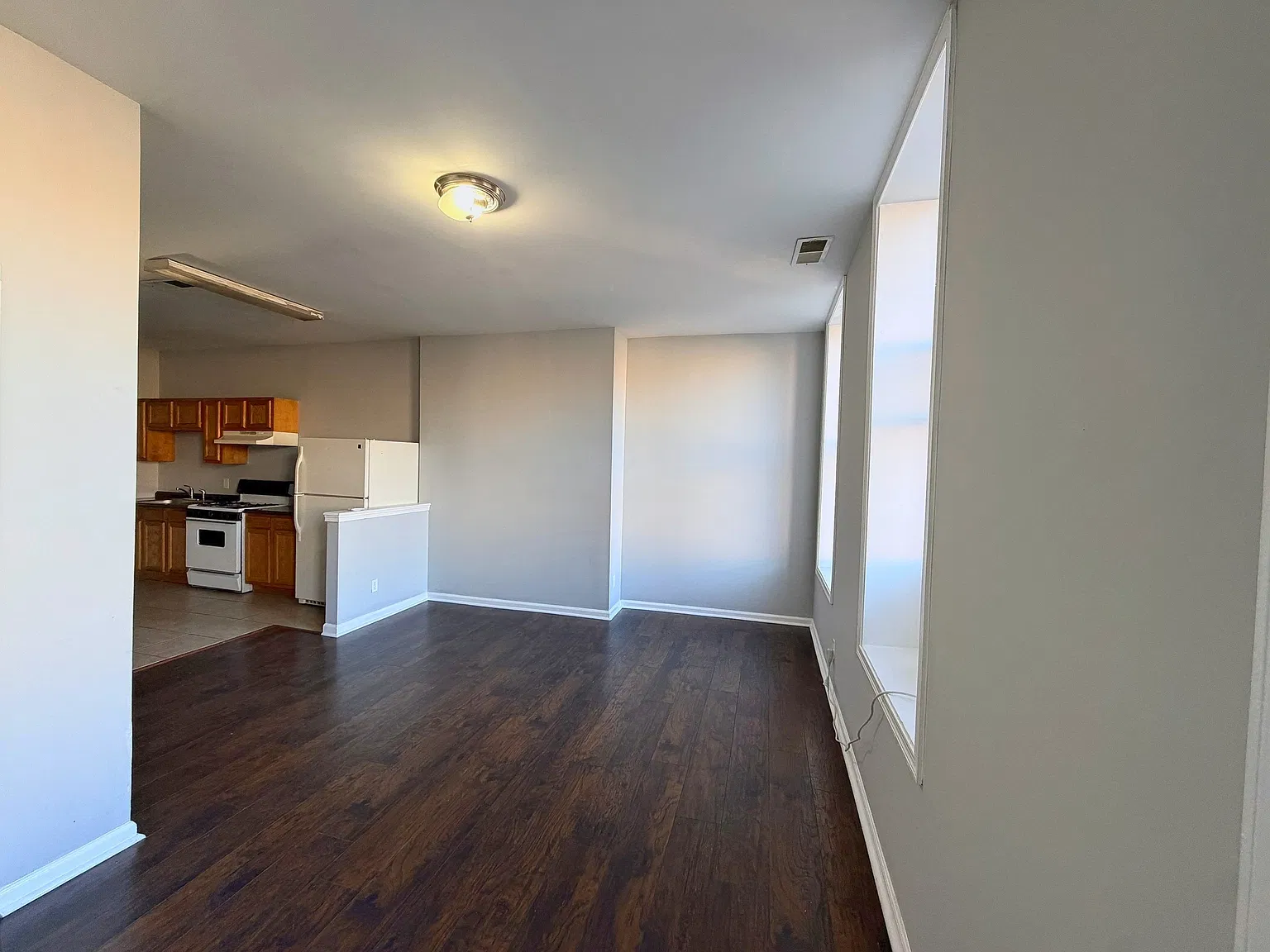 2 bed, 1411 sqft, $1,700 — Photo 2