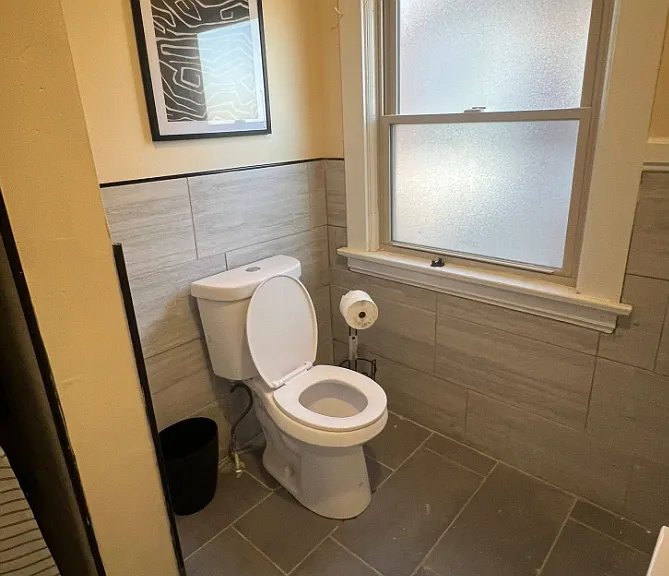 2121 Burnet Ave — Photo 3