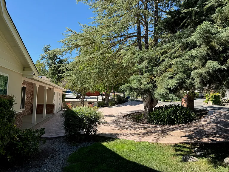 145 Austin Ln — Photo 19