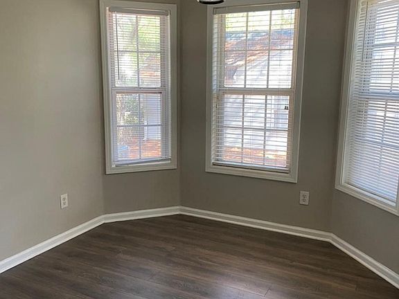Breakfast nook off kitchen