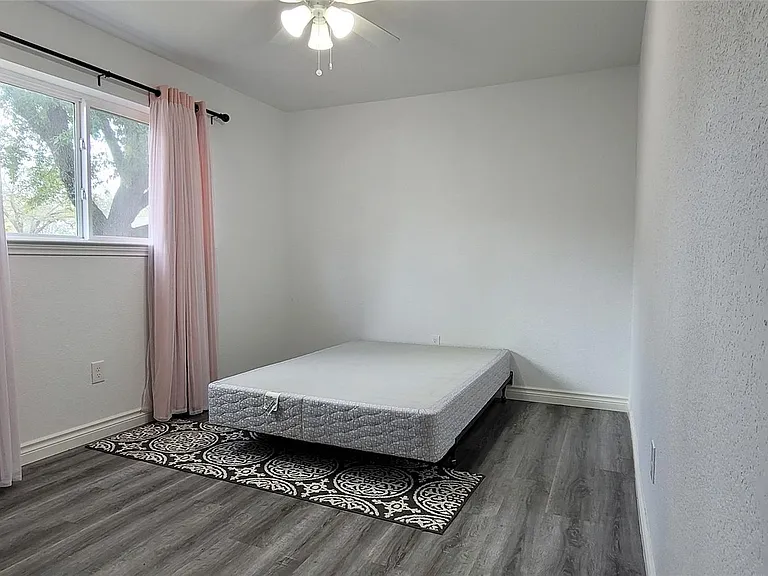 13810 Overbrook Ln — Photo 12