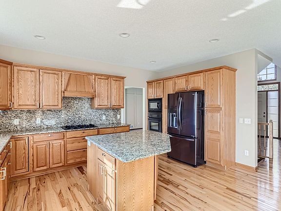 2nd image of 9125 Glenborough Dr