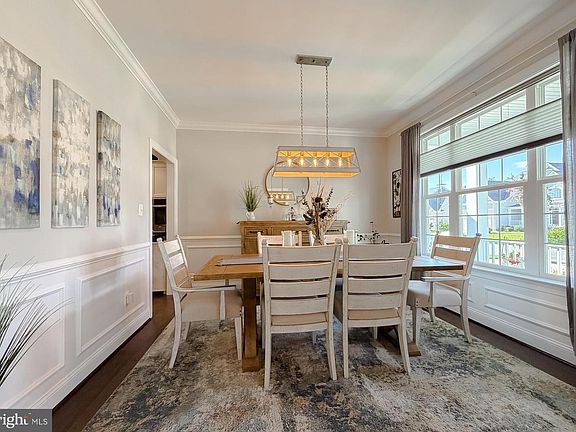 5th image of 25010 Meadowlark Ct