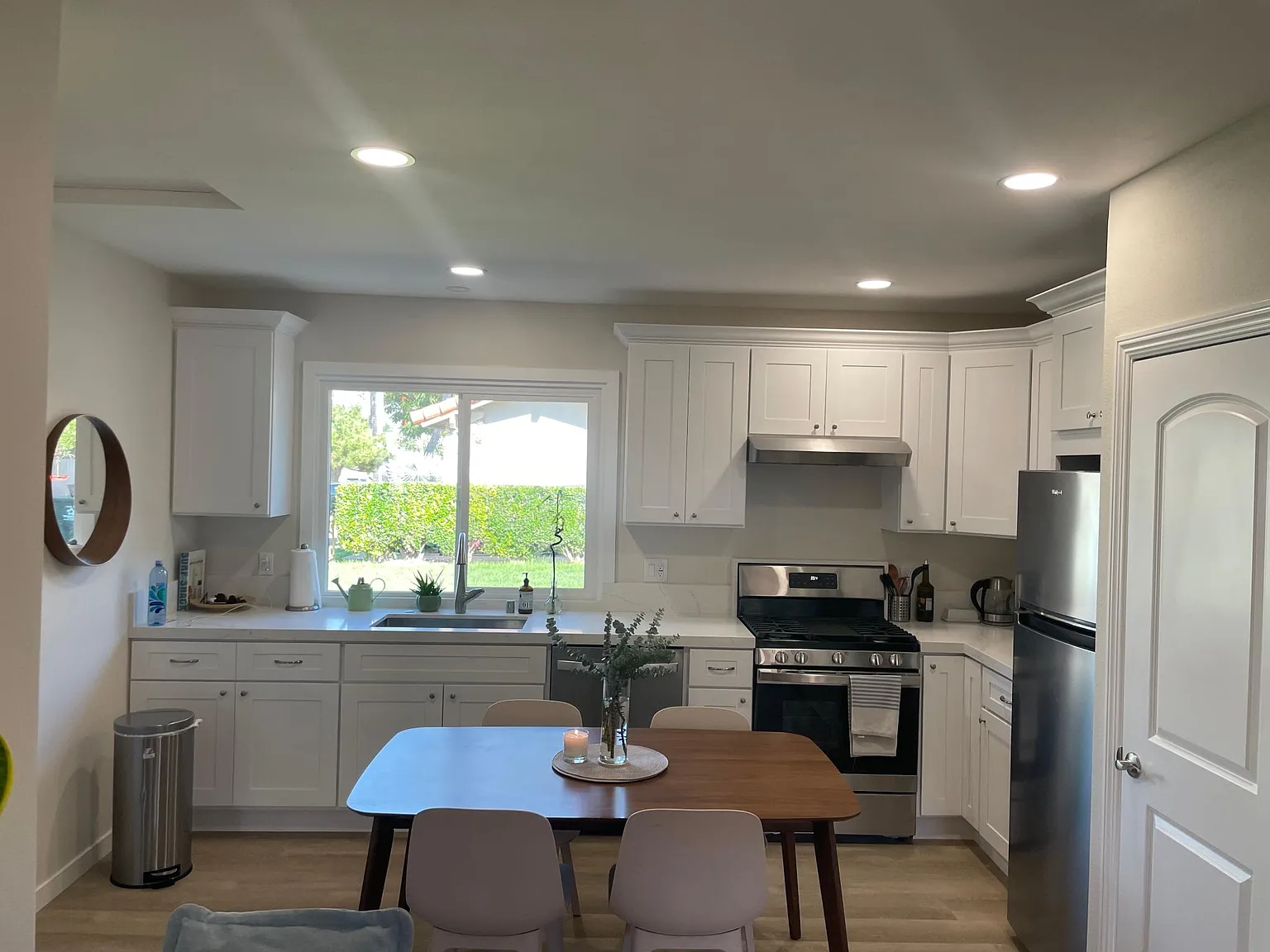 3200 E Elm St — Photo 2