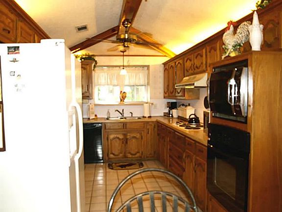 5th image of 1931 Westminster Dr