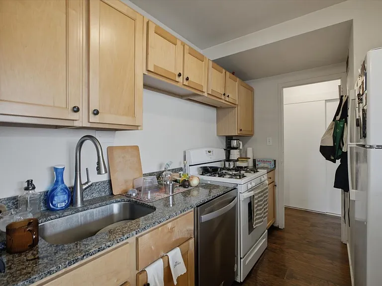 3950 N Lake Shore Dr #2103A — Photo 2