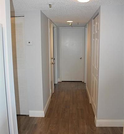 5th image of 2786 Tennis Club Dr APT 402